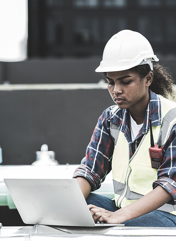 project-manager-on-a-kansas-construction-project-looking-at-the-job-costing-numbers